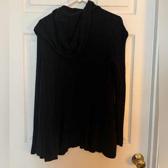Barefoot Dreams Cozychic Ultra Lite Black Cardigan.  Used size medium - Picture 4 of 5